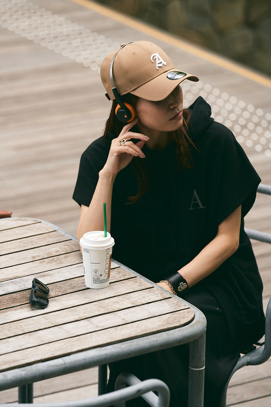 NEW ERA×ANIECA フーディ