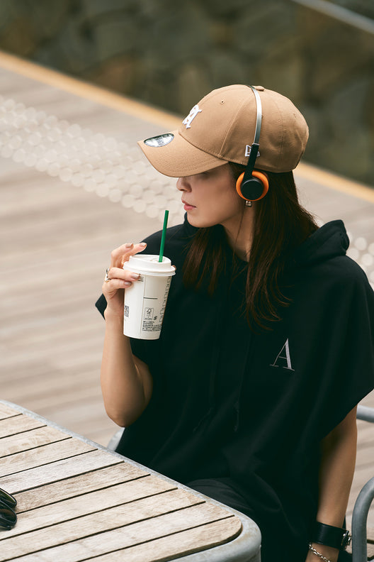 NEW ERA×ANIECA フーディ