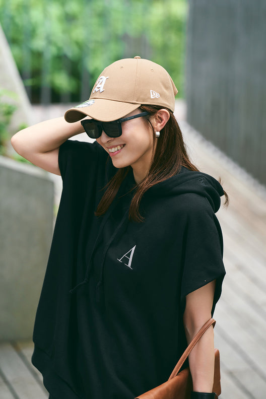 NEW ERA×ANIECA フーディ