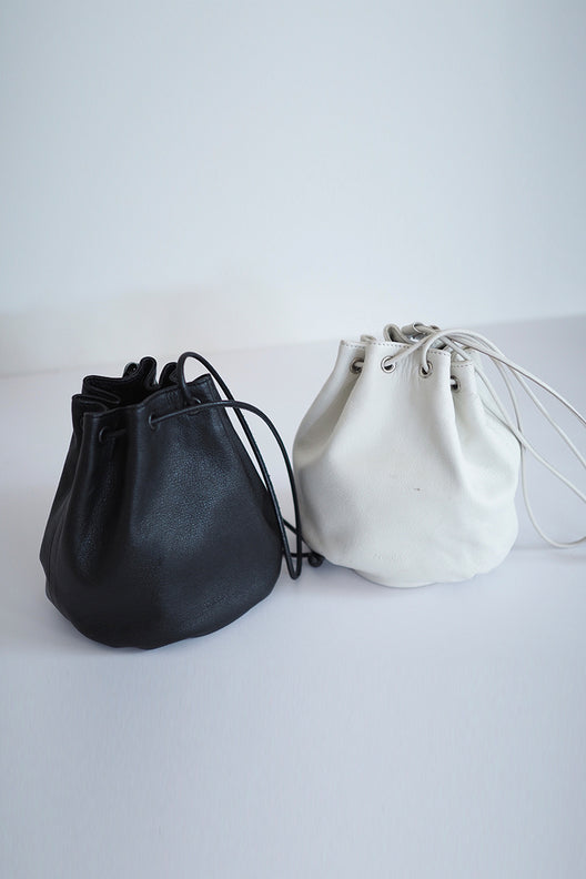Leather Drawstring Bag（レザードローストリングバック 
